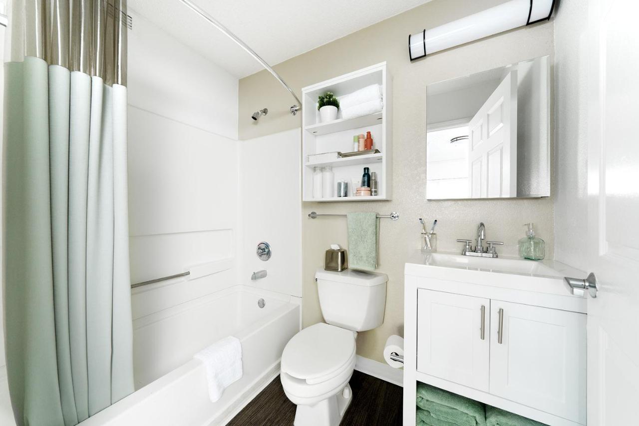 Intown Suites Extended Stay Indianapolis In -I70 Post Drive Eksteriør billede